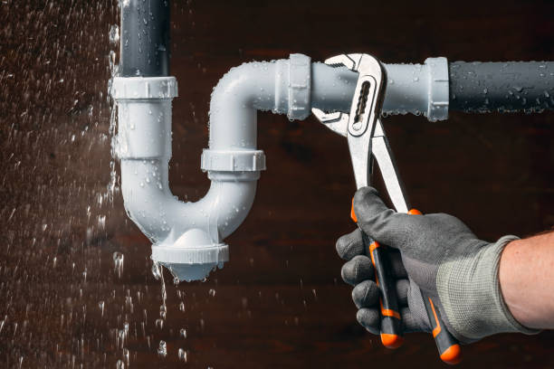 Professional Emergency Plumber technician working in Spirit Lake, IA